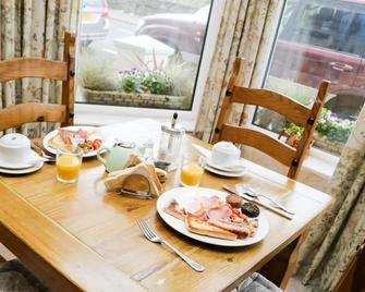 Avarest House Bb Adults Only - Portrush - Comedor