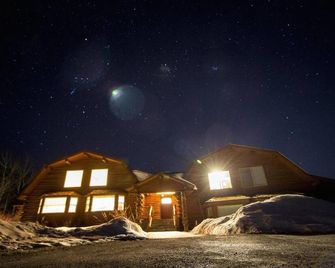 Fin and Feather Inn - Victor - Budova