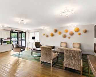 بست ويسترن نابرفيل إن - نابرفيل - غرفة معيشة