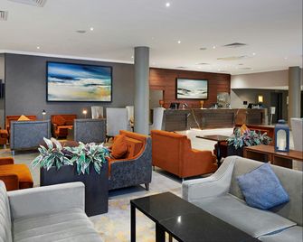 DoubleTree by Hilton Swindon - Swindon - Lounge