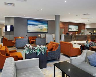 DoubleTree by Hilton Swindon - סווינדון - לובי