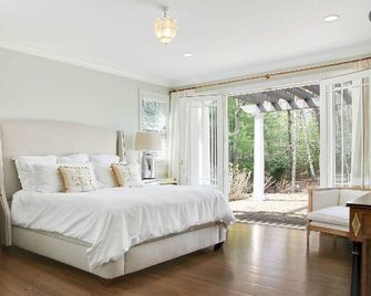 8/6-8/13 special Prime Wainscott Estate South of Highway - Wainscott - Bedroom
