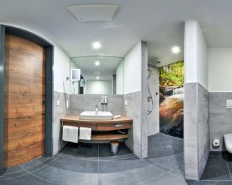 Emils Hotel - Pirmasens - Badkamer