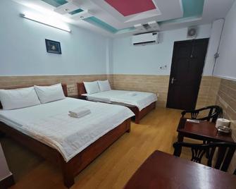 Khach San Nhu Y - Ho Chi Minh City - Bedroom