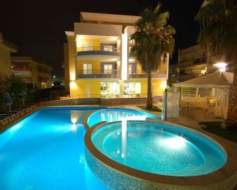 Mare Blu Residence - Martinsicuro - Piscina