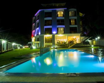 Kilimanjaro Wonders Hotel - Moshi - Pool