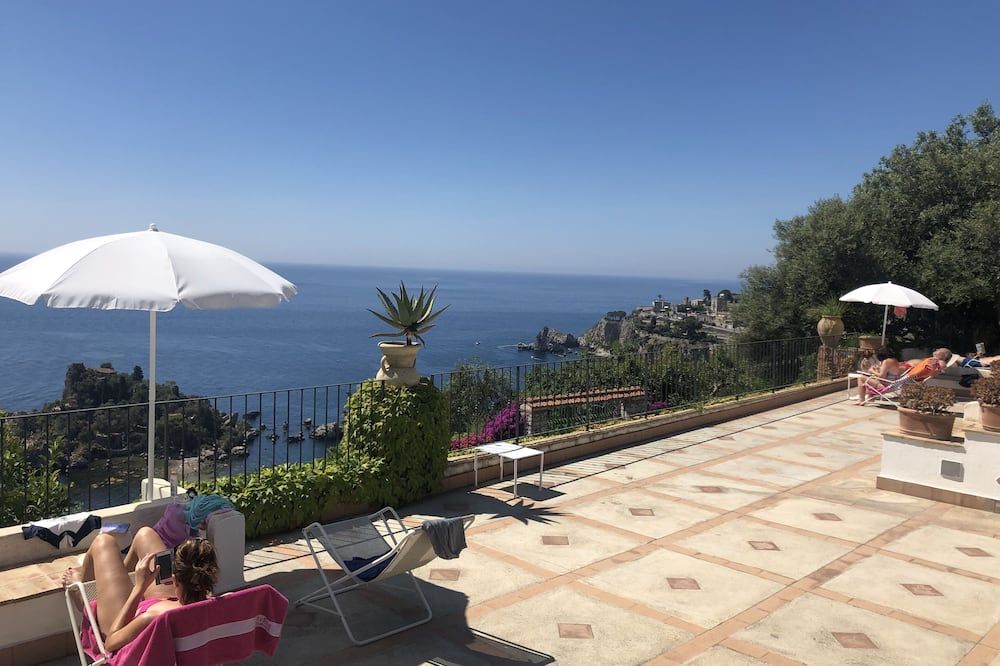 Spacious house in Resort. - تاورمينا - شرفة