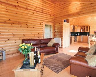 Bracken Log Cabin - S4468 - Perth - Living room