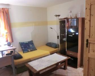 Vacation apartment with large living area and bedroom and sauna - Wasserburg am Inn - Wohnzimmer