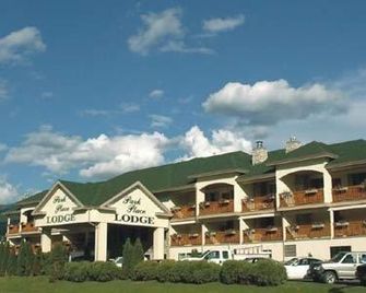 Park Place Lodge - Fernie - Building