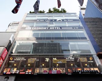Ekonomy Hotel Myeongdong Premier - Seoul - Building