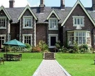 The Hunting Lodge - Loughborough - Building