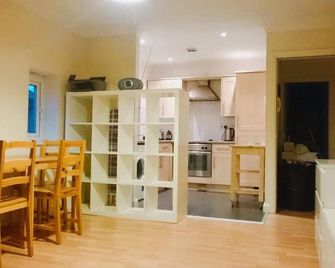 Alexandra Heights Apartments - Manchester - Dining room