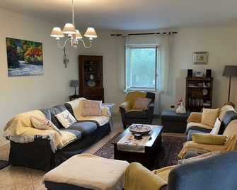 Stunning villa for 12, private pool, with free aircon and central heating - Civitella Casanova - Sala de estar