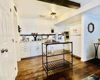 Cozy Seaside Studio - Just Mins From Beach - Free Ev Charging. - Blaine - Cocina