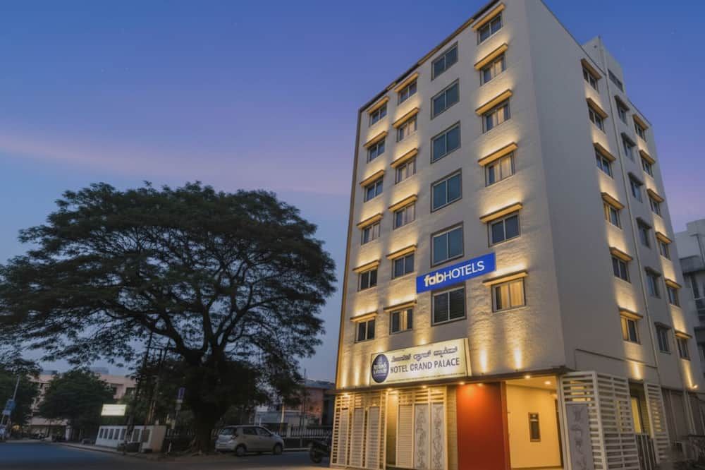 Fabhotel A White Pearl Suites - Nr Bangalore Airport