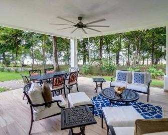 Pavones Point - Pavones - Patio