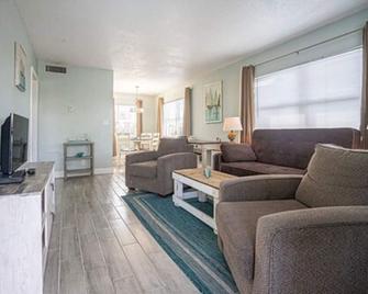 Carriage House Resort Motel - Deerfield Beach - Olohuone