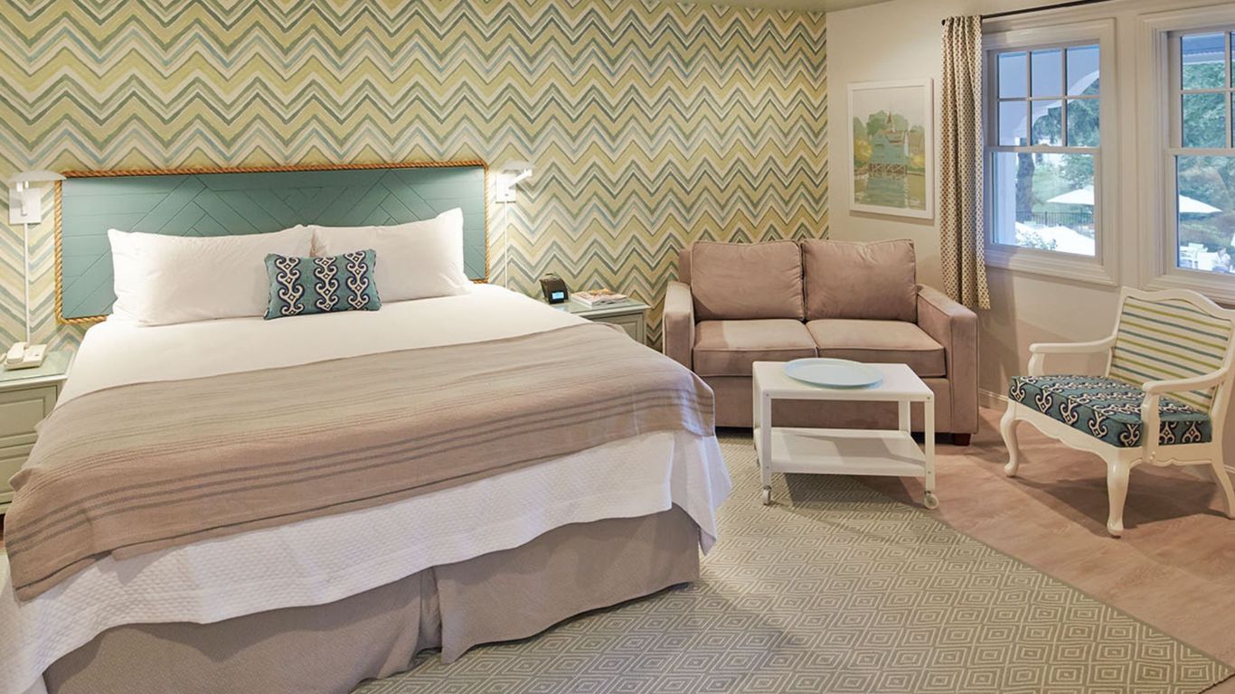 The Lodge on the Cove