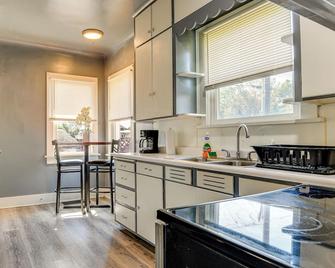 Pet-Friendly Home with Fenced Yard and Game Room! - Twin Falls - Kitchen