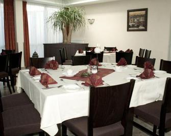 Airport Hotel Jägerhof Weeze - Вейзе - Ресторан