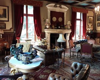 Château de la Vernède, la Grande Vernède - Issoire - Sala de estar