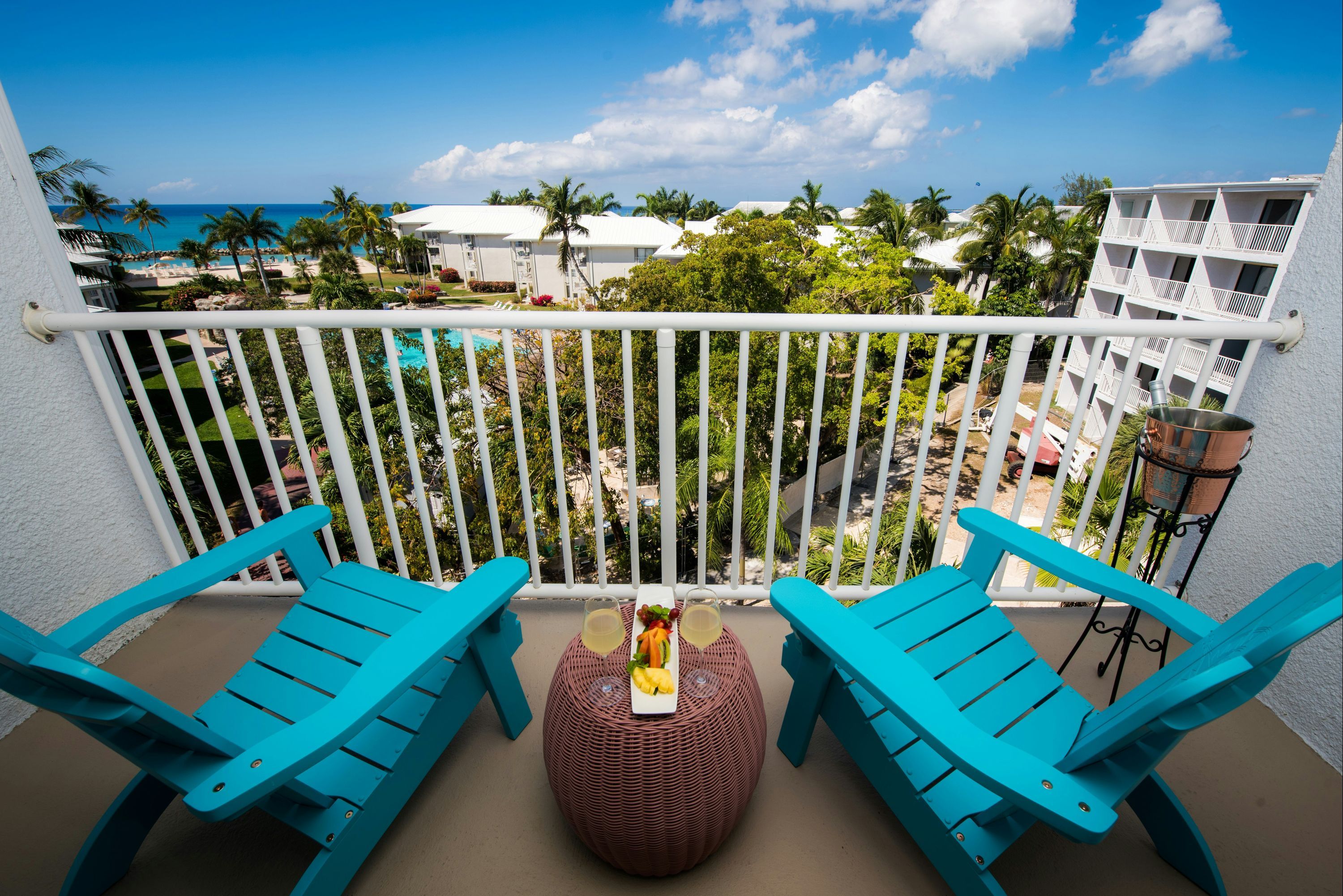 Margaritaville Beach Resort Grand Cayman - ג'ורג' טאון - מרפסת