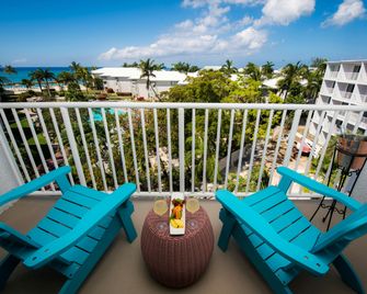 Margaritaville Beach Resort Grand Cayman - ג'ורג' טאון - מרפסת