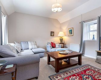 Byre Cottage - Stravithie - Strathkinness - Living room