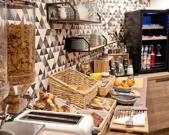 Hotel Le Saint Quentin - Saint-Quentin - Buffet