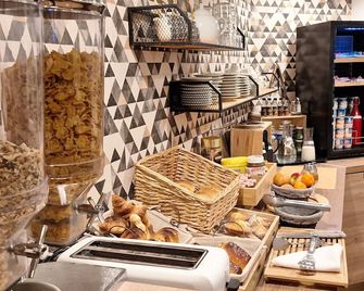 Hotel Le Saint Quentin - Saint-Quentin - Buffet