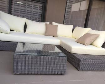 Apartamento Lujo, Primera linea playa, Garaje, Wifi, Piscina climatizada - Roquetas de Mar - Sala