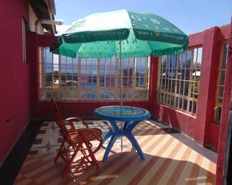 Kathy's Place ( see Lake Naivasha & Hills beyond) - Naivasha - Balcony