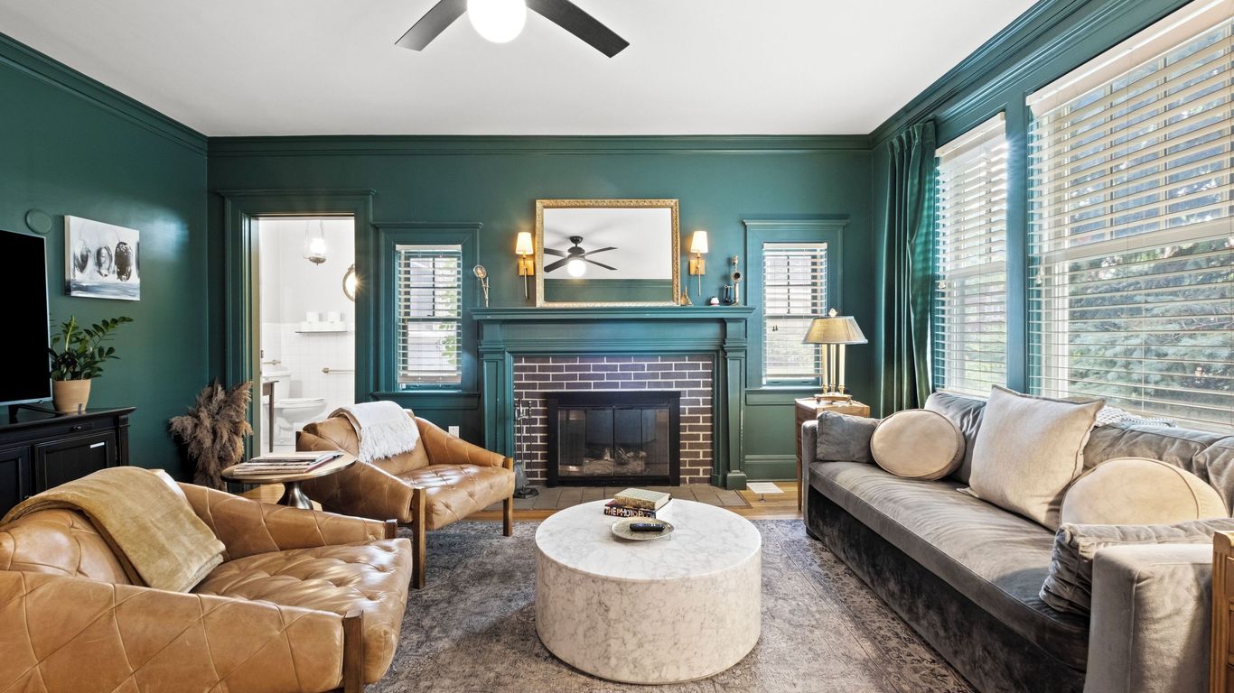 Southmoreland on the Plaza an Urban Inn