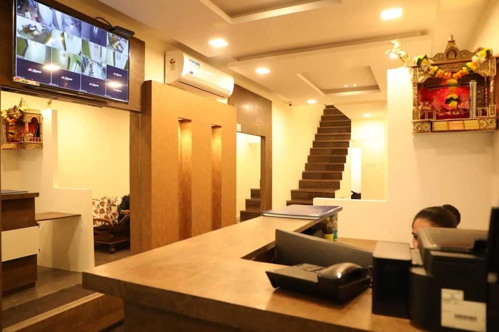 Galaxy inn By Glitz Hotels - Mumbai - Front desk