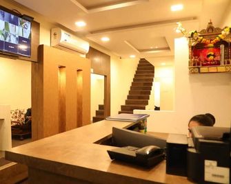 Galaxy inn By Glitz Hotels - Mumbai - Front desk