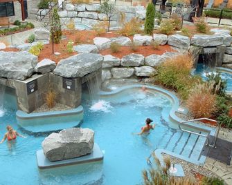 Kinipi Spa Nordique & Hebergement - Trois-Rivières - Piscine