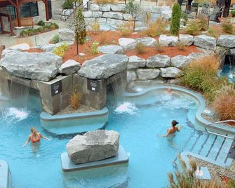 Kinipi Spa Nordique & Hebergement - Trois-Rivières - Piscine