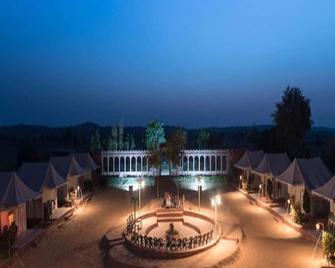 Osian Sand Dunes Resort & Camp - Osiān - Playa