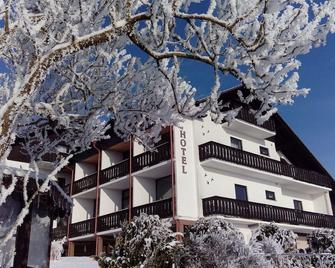 Garni Hotel & Ferienwohnungen Seeschlößchen - Waldeck (Hessen) - Gebäude