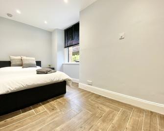 Premium 4 bed Apartment, West End of Glasgow - Glasgow - Bedroom