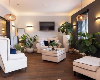 Alpenliebe Design Hotel - Inzell - Living room