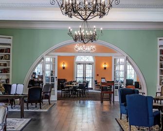 The Hacienda - New Port Richey - Lounge