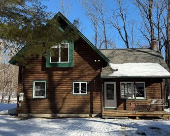The Okemo Cabin, Cozy 3 Bedroom Cabin minutes to Okemo and VAST Trail System - Cavendish - Building