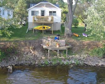 Waterfront Home Easy Reach to Grand Rapids - Belmont - Patio