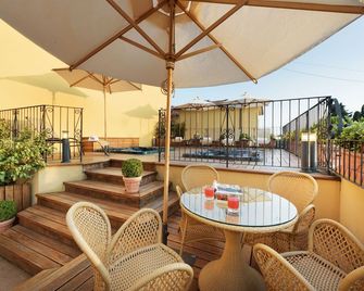 Hotel Corsignano - פיינצה - מרפסת