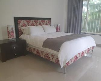 Ouklip Place Hotels - Roodepoort - Slaapkamer