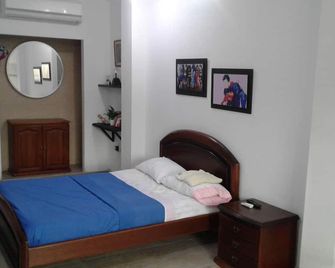 moska family - קרטחנה דה אינדיאס - חדר שינה