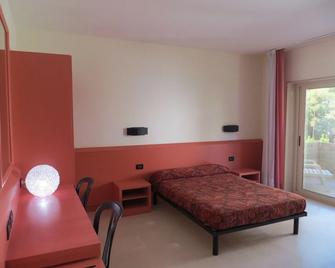 Villaggio Hotel Ripa - Rodi Garganico - Camera da letto