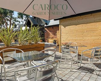 Westciti Caroco Aparthotel - Croydon - Patio
